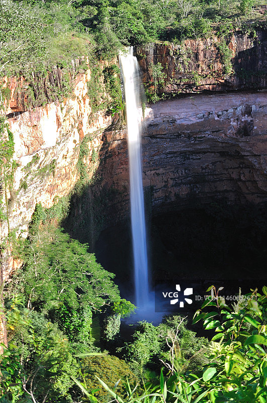 新娘面纱瀑布图片素材