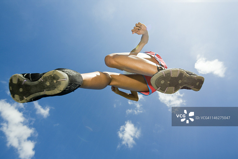 跳跃的女人图片素材