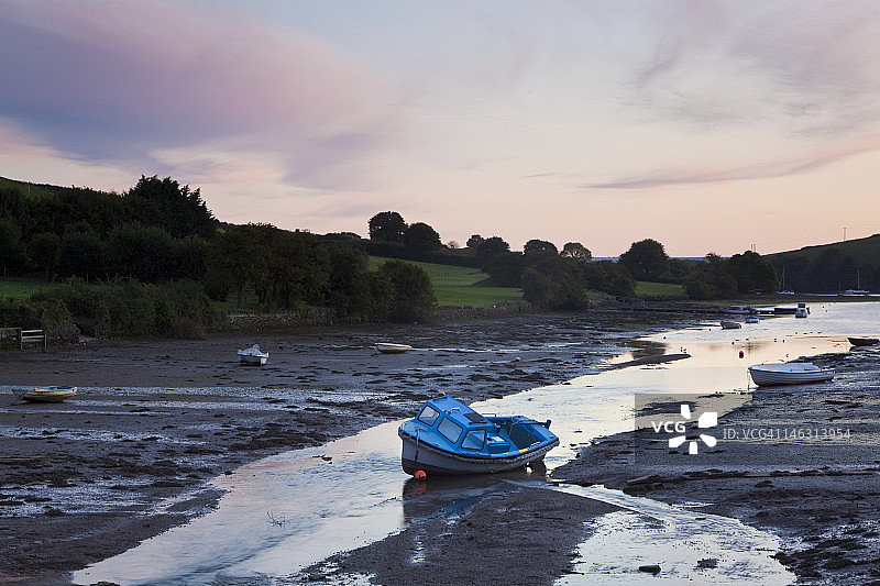 英格兰萨尔科姆和金斯布里奇河口图片素材
