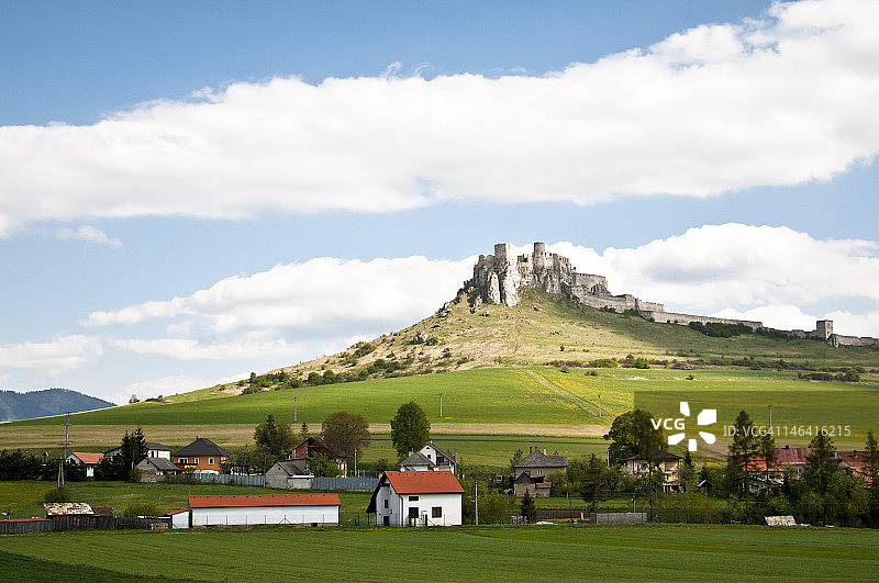 斯皮什城堡周边的景色图片素材