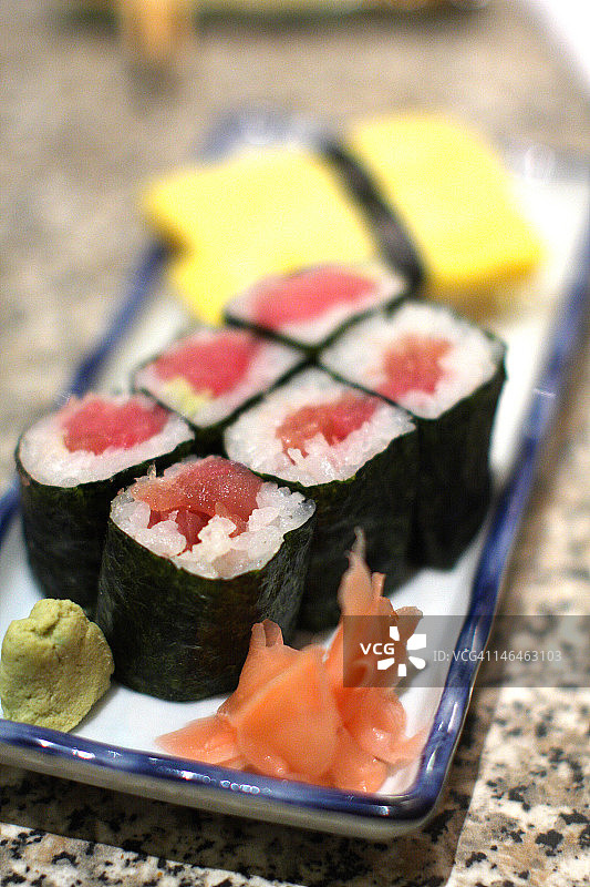 鸡蛋烧和铁火卷图片素材