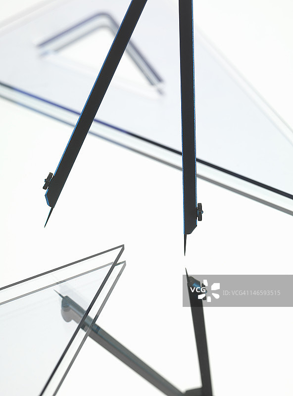 量角器和三角板特写图片素材