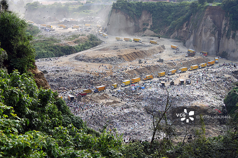 危地马拉城垃圾填埋场的壮丽航拍图片素材