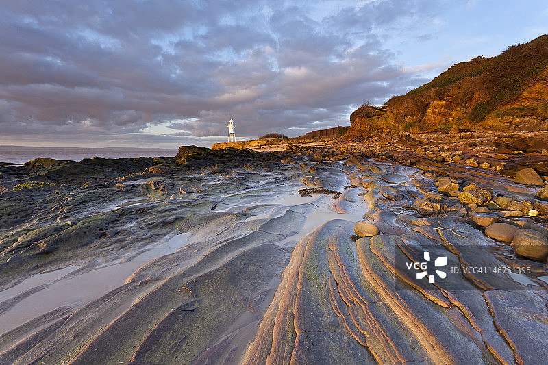 黑色诺尔灯塔图片素材