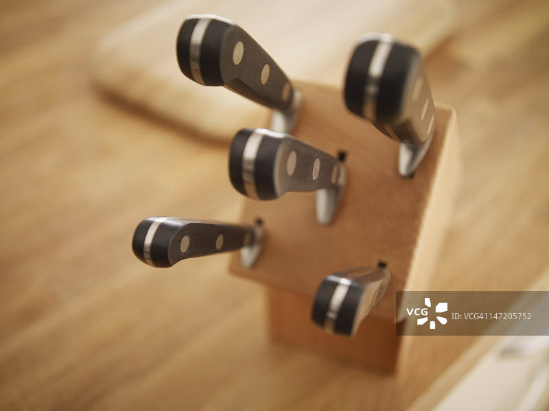 刀架上的刀具高角度视图图片素材