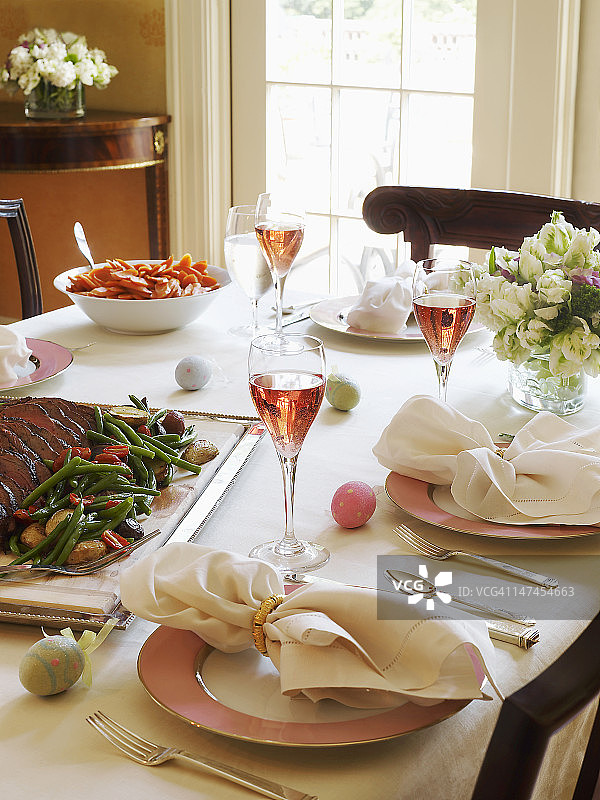 复活节餐桌图片素材