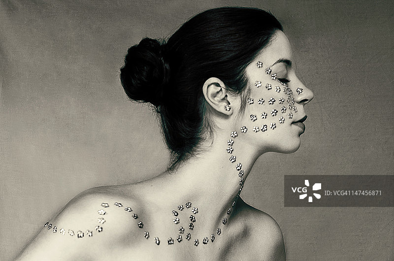 女性自画像图片素材