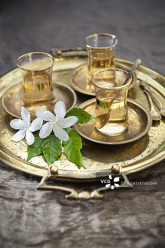 土耳其红茶杯与苹果茶图片素材