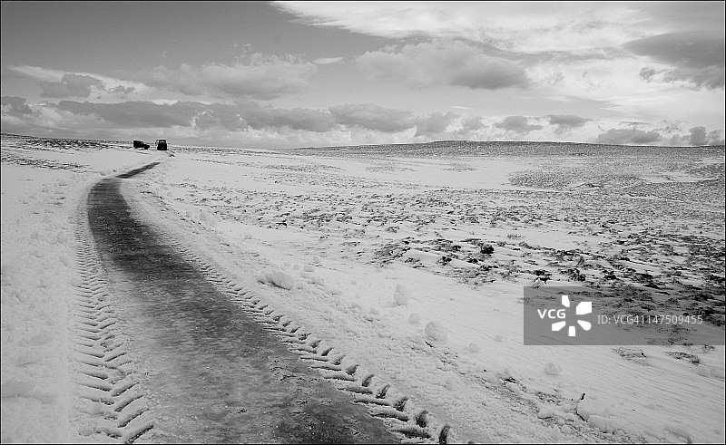 四月雪景图片素材