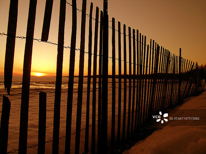 雪栅栏的轮廓图片素材