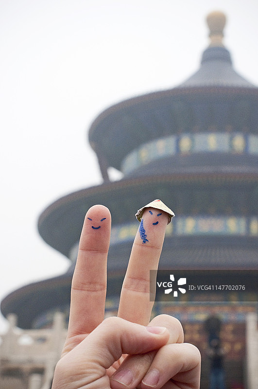 在手指上绘画图片素材