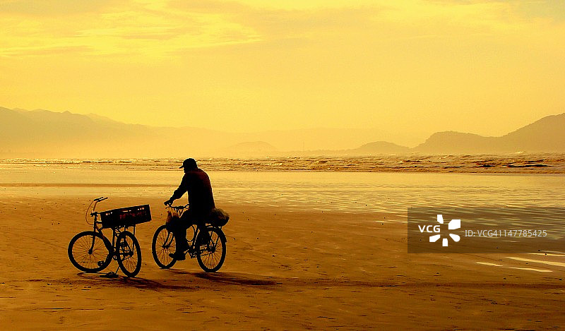 金色黎明图片素材