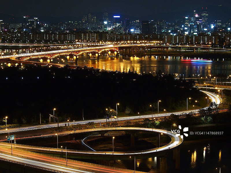 光轨-桥梁-鹰峰山-韩国首尔图片素材