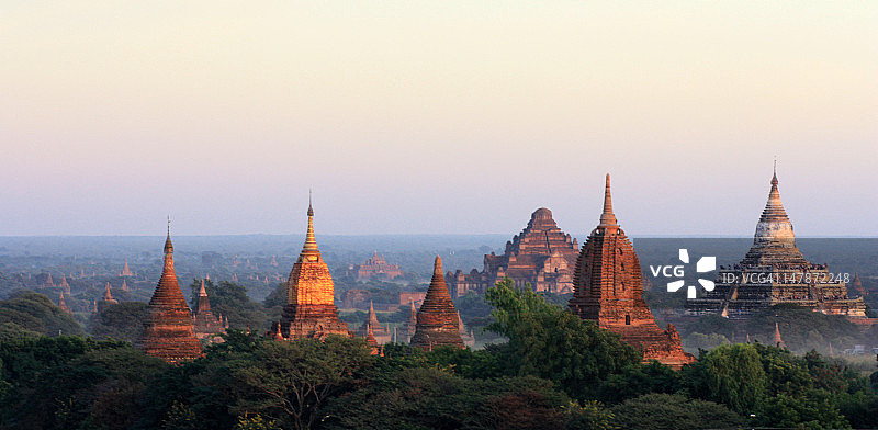 完整的古代寺庙景观图片素材