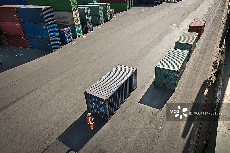 码头上的集装箱图片素材