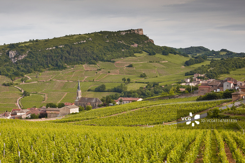 索吕特雷岩石和韦尔吉松村庄图片素材