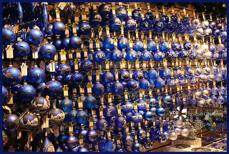 布朗的专属饰品图片素材