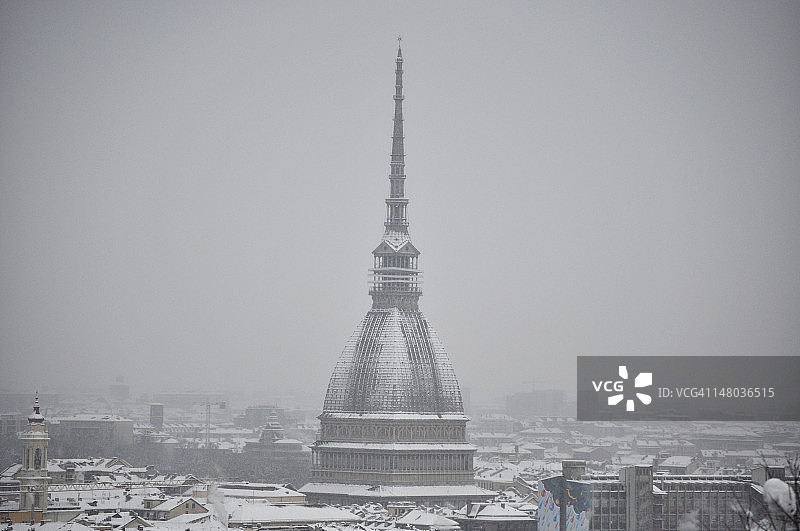 都灵的白色外套图片素材