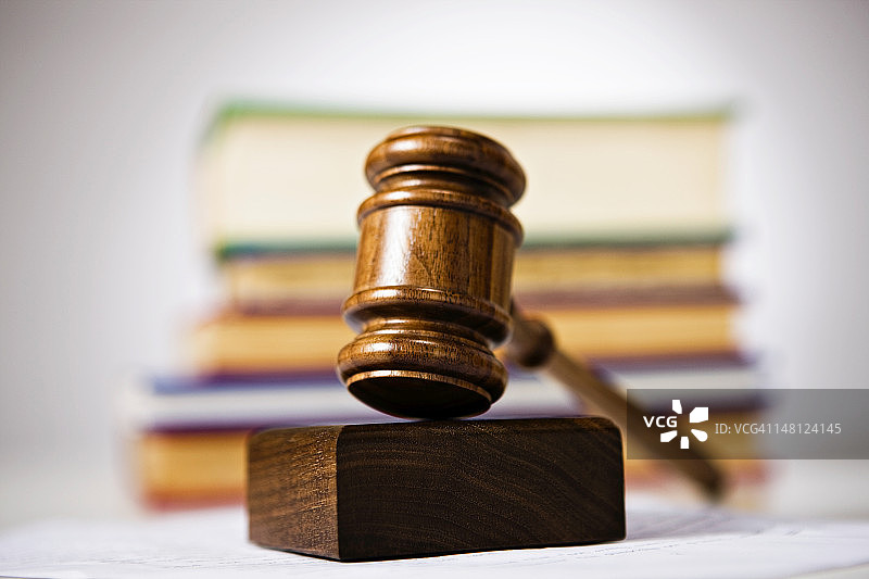 法槌和法律书籍图片素材