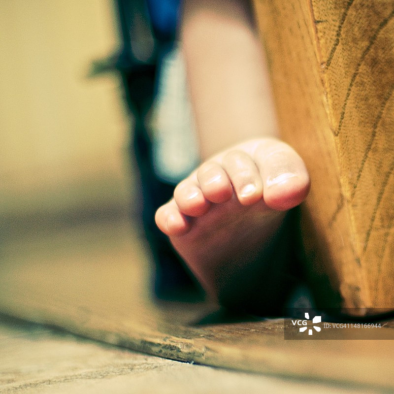 两岁宝宝的脚趾图片素材