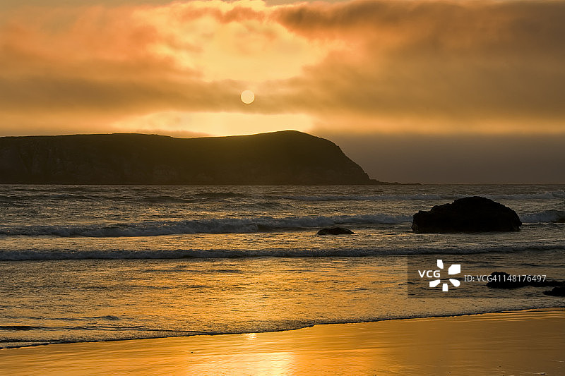 日落时分的塞巴斯蒂安海岬图片素材