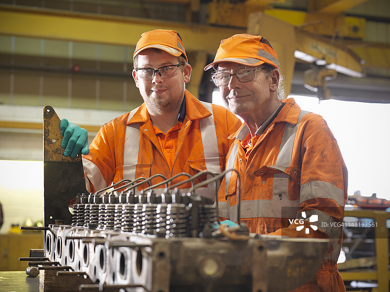 学徒工程师和工程师图片素材