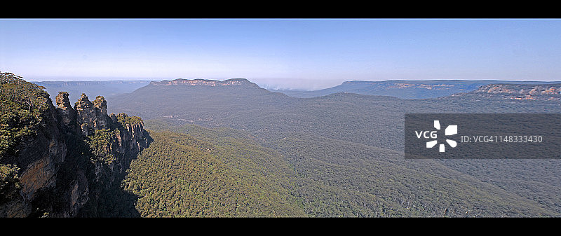 蓝色山脉全景图片素材