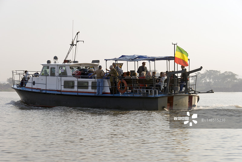 塔纳湖游览船图片素材