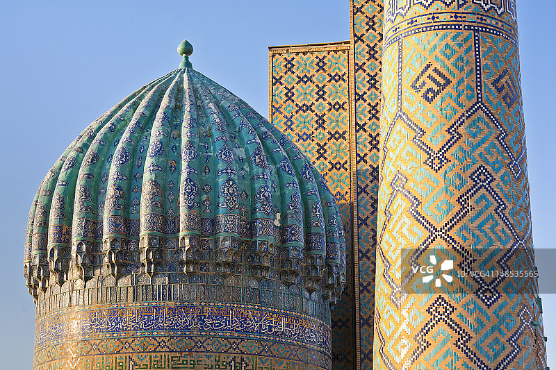 撒马尔罕列基斯坦广场希尔·多尔清真寺圆顶图片素材