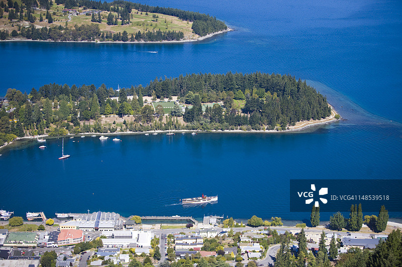 瓦卡蒂普湖上的厄恩斯劳号蒸汽船图片素材