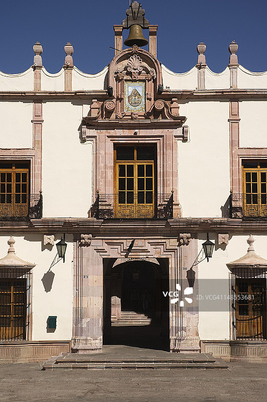 设有政府宫的主要广场图片素材