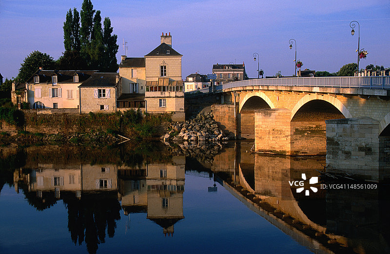 维埃纳河沿岸的房屋图片素材
