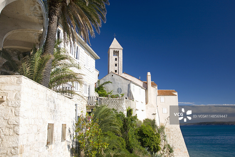 从海滨望向圣安德烈教堂图片素材