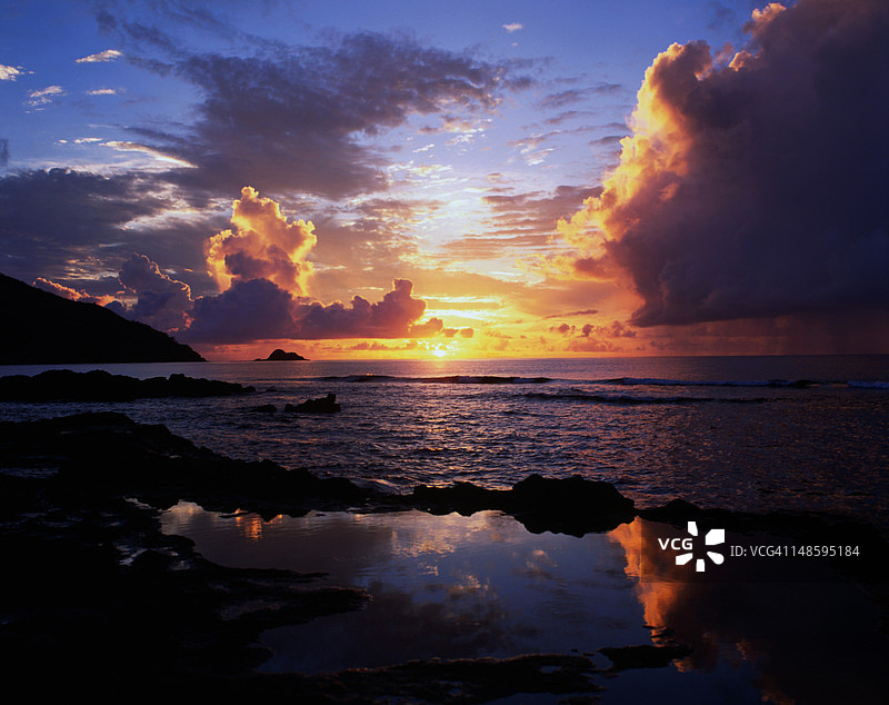 塔韦瓦岛的日落图片素材