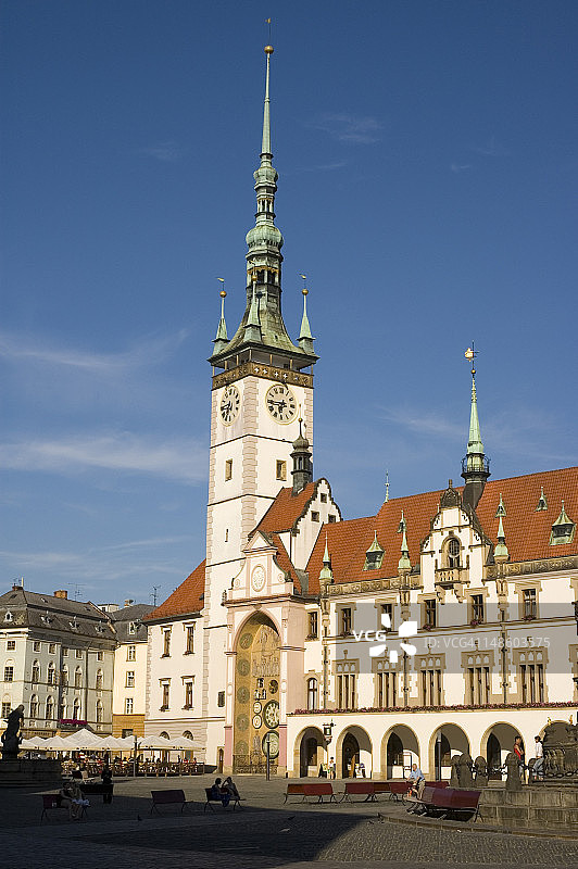 带钟楼的市政厅图片素材