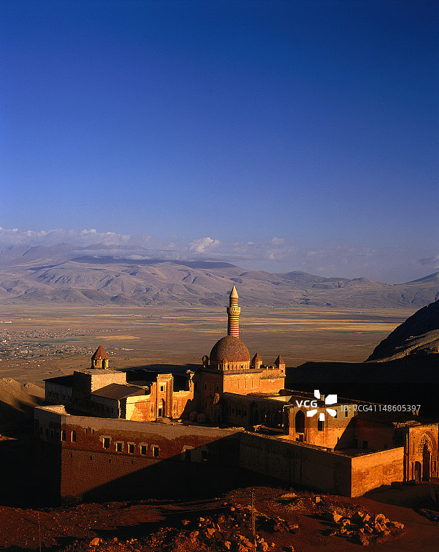 清晨，俯瞰山谷中的伊沙克帕夏宫图片素材