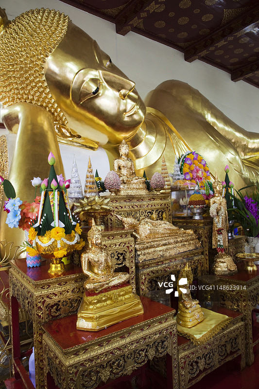 帕巴统佛塔的卧佛像（世界最高的佛教建筑）图片素材