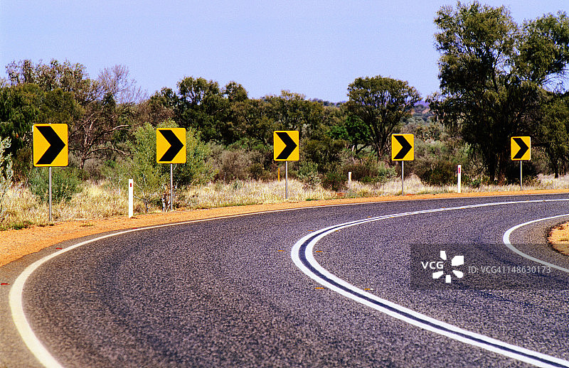 斯图尔特公路上的道路标记图片素材