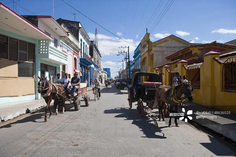 街道上的马车图片素材
