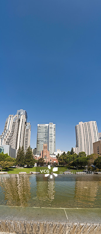 旧金山城市塔楼与摩天大楼夏景图片素材