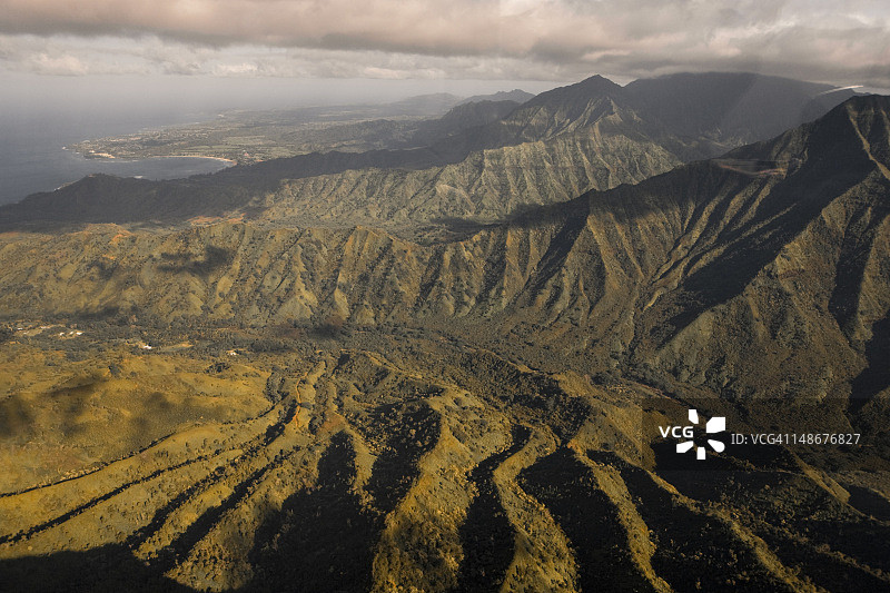 哈纳雷湾旁的瓦伊尼哈山谷航拍图片素材
