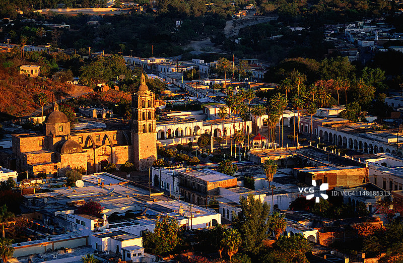 从埃尔米拉多观看到的城市俯视图图片素材