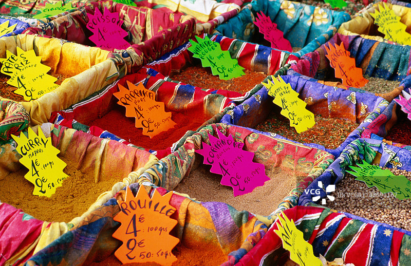 萨雷亚市场出售的香料图片素材