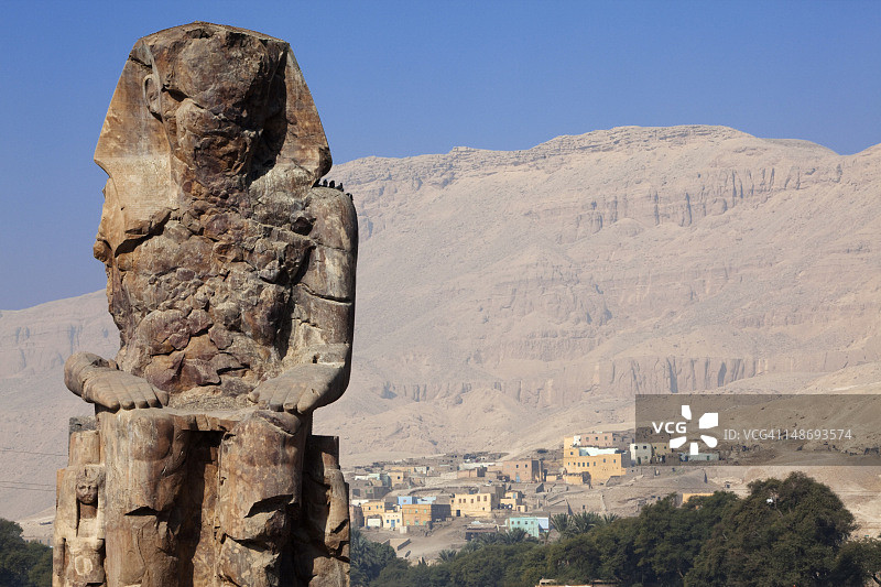 卢克索西岸门农巨像图片素材