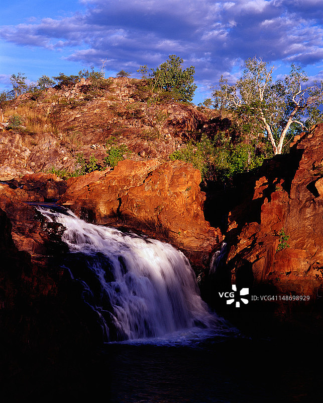 伊迪丝（莱琳）瀑布上游图片素材