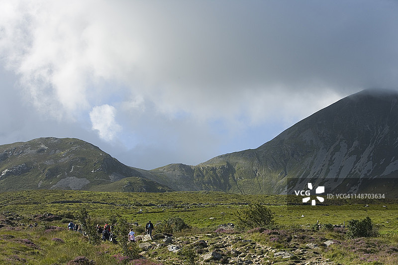 以克罗帕特里克山为背景的乡村景观图片素材