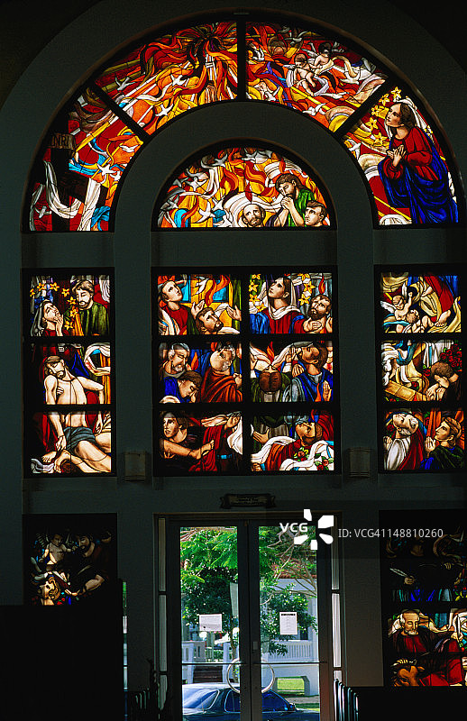 阿加尼亚 Dulce Nombre de Maria 主教座堂的彩色玻璃窗图片素材