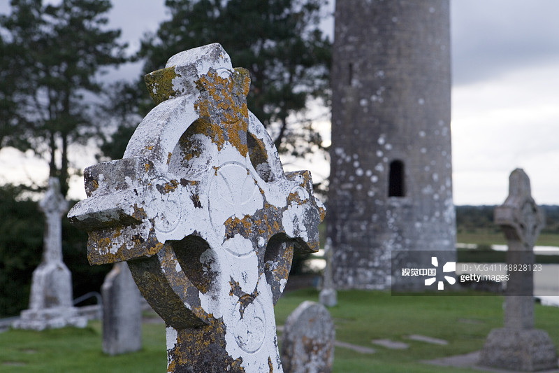 克朗马克诺伊斯十字架和圆形塔楼图片素材