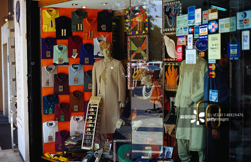 新德里康诺特广场的服装店图片素材