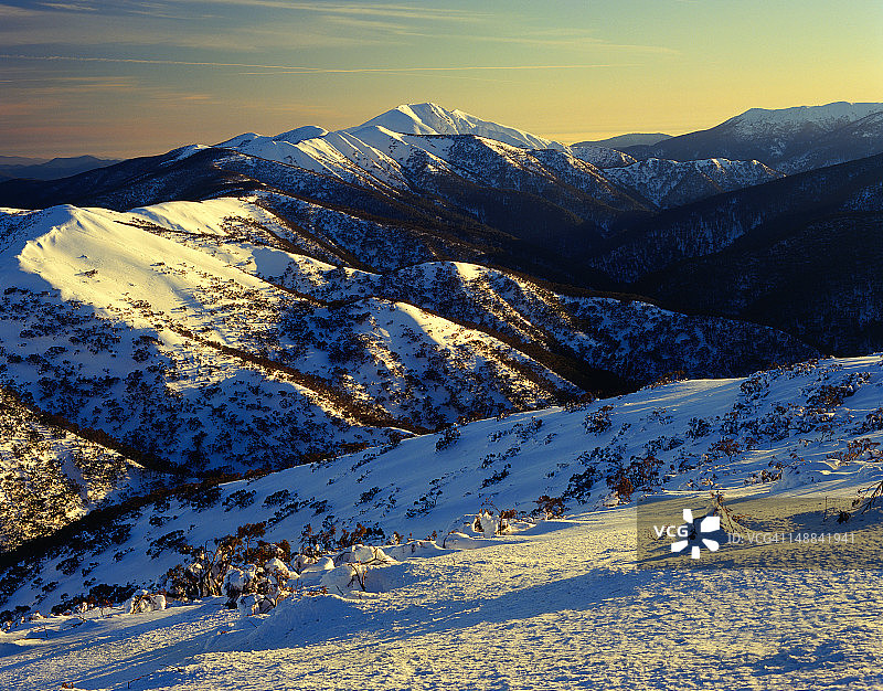 维多利亚阿尔卑斯国家公园羽毛顶峰山日出图片素材